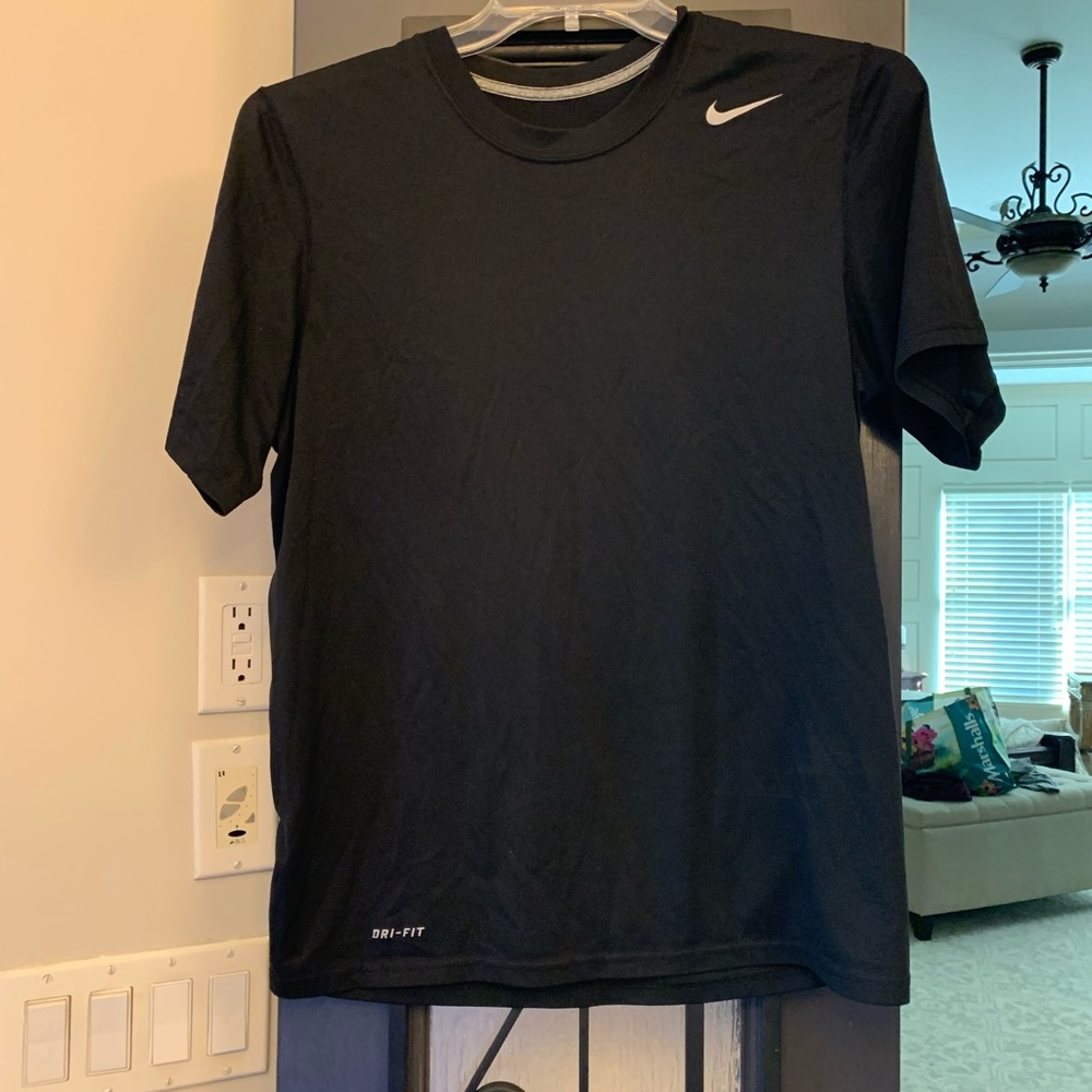 Small Black Nike shirt sleeve dri fit feel Tshirt